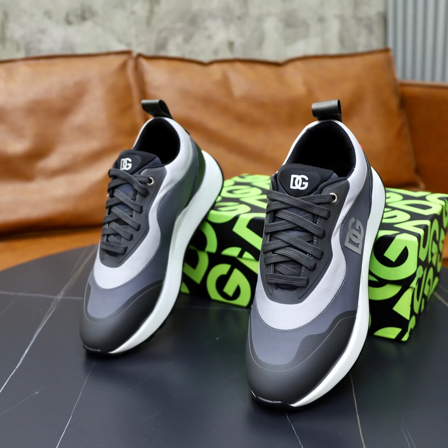 Men's Men's Shoes💰520💰••New arrivals••Dolce&Gabbana••DG✔️High-end men's sports•casual shoes. Original goods from top counters. Original imported multiple material splicing design ➕Original TPR elastic outsole.  Size: 38-44 (45, 46 customized)